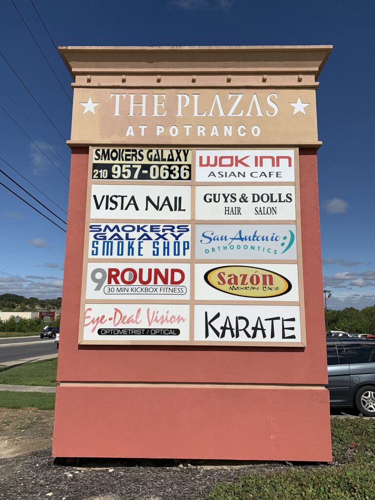 exterior-business-sign-plaza-shopping-center