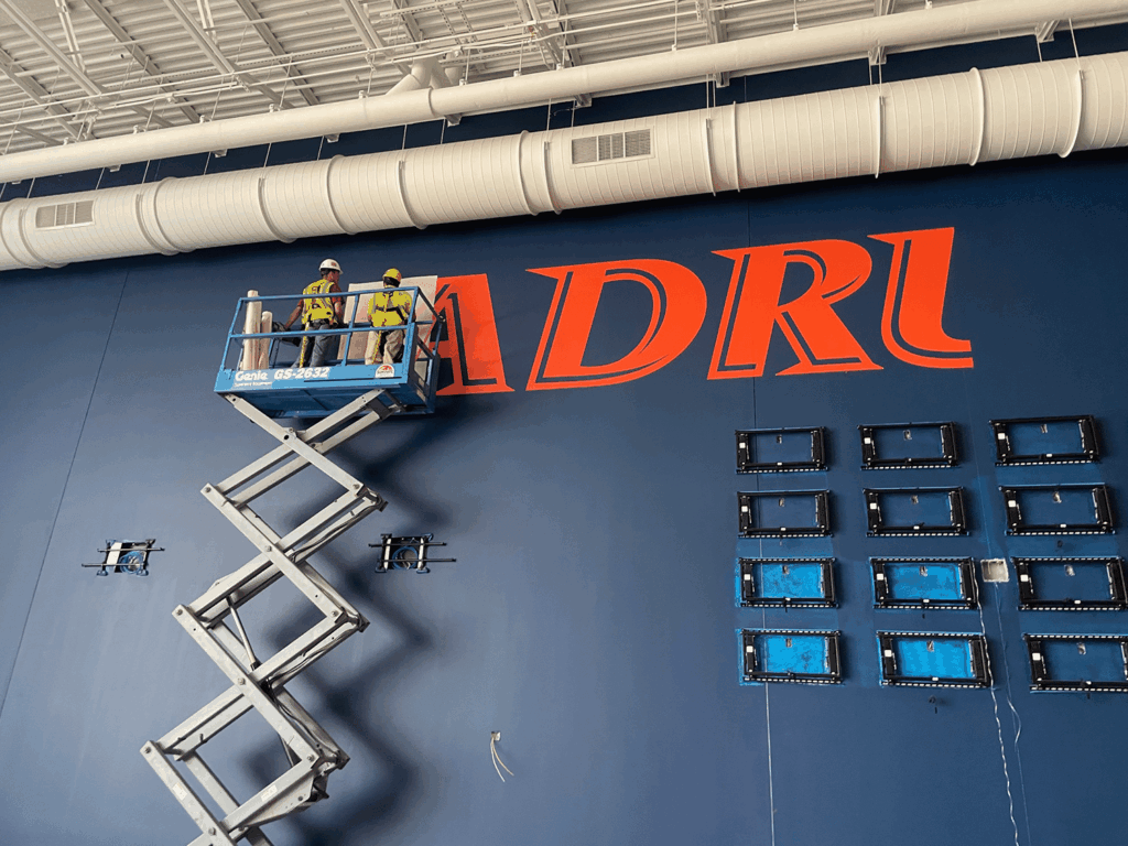 utsa-sign-install-by-coldfire-signs-tx-closeup