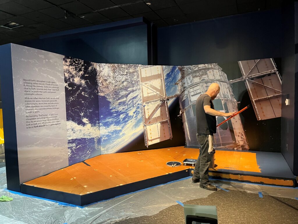 museum display wall vinyl